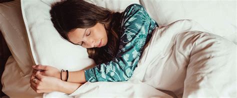 Top Tips for Healthy Sleep Habits to Boost Your Sleep Quality